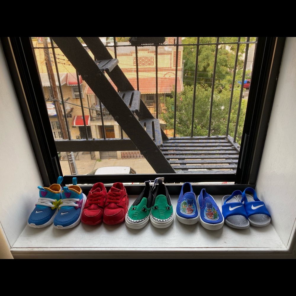 Toddler shoe bundle size 6c